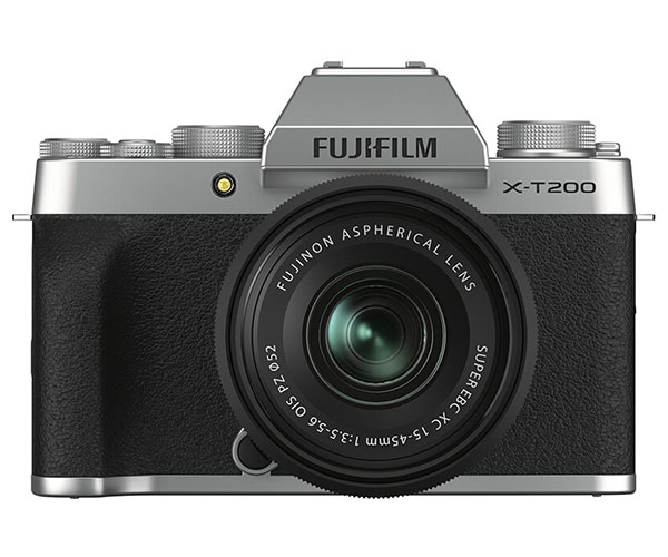 Fujifilm X-T200 front med objektiv